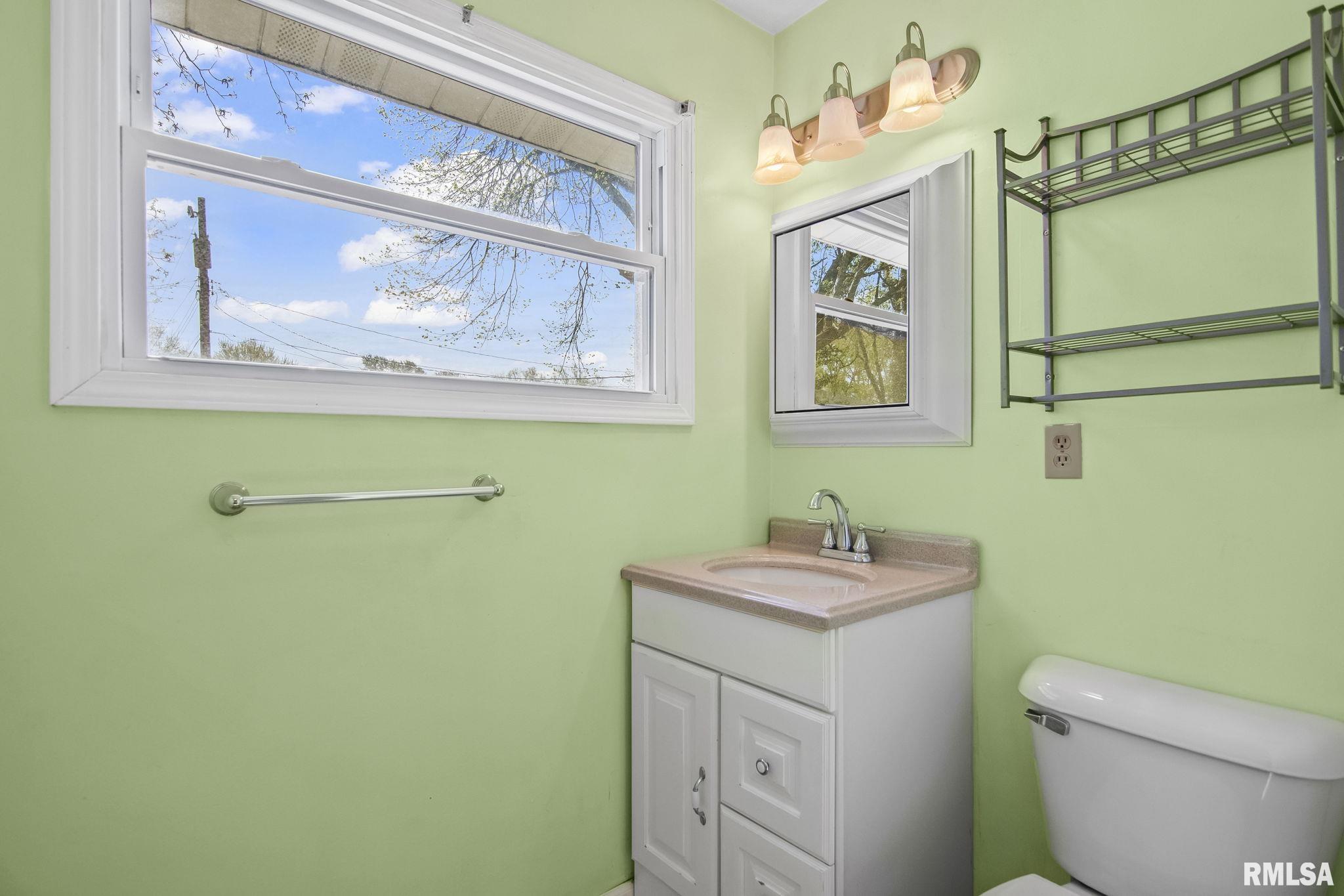 1807 Lee Street Springfield, IL 62703 - Photo 15 of 27