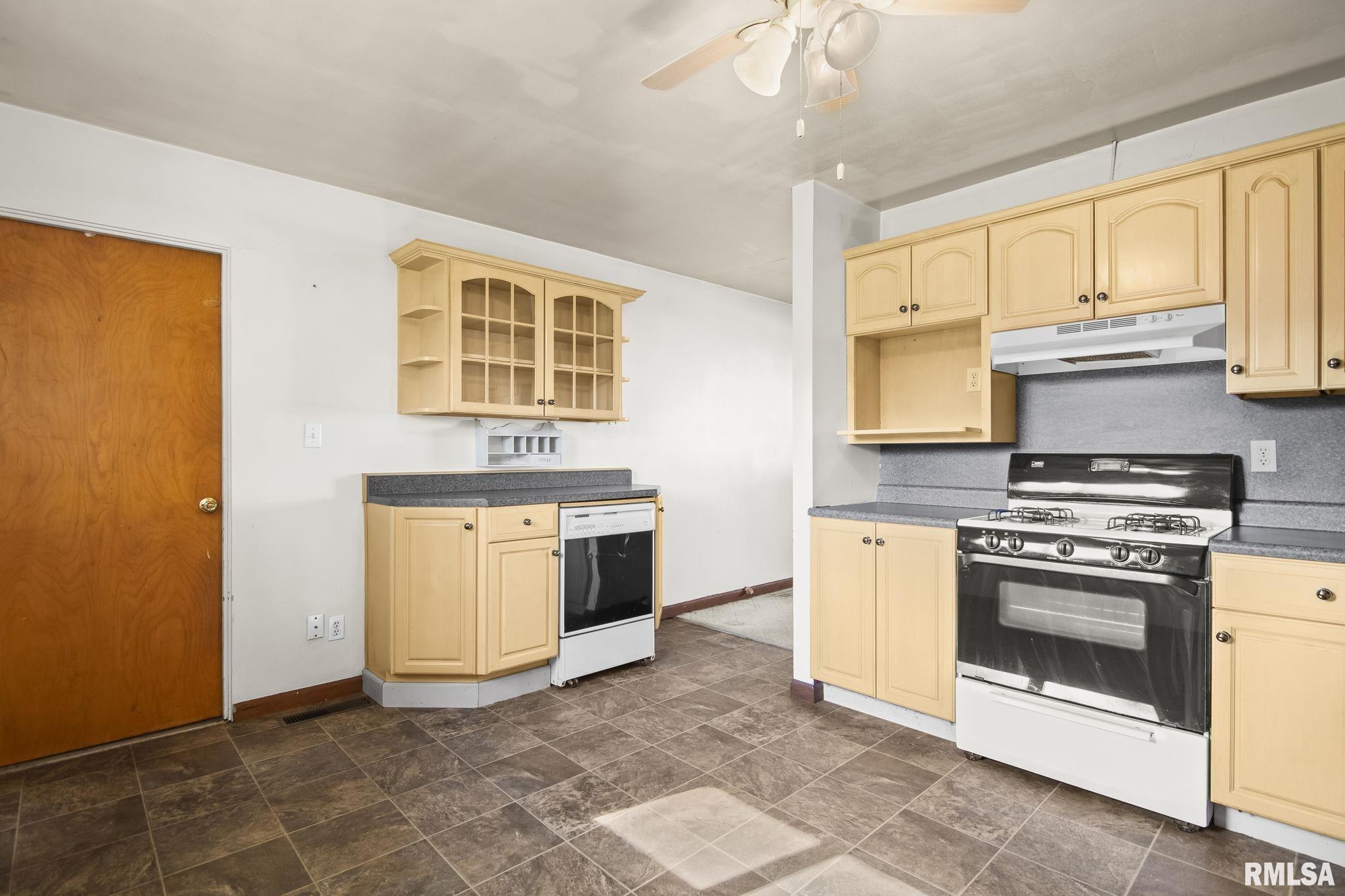 1807 Lee Street Springfield, IL 62703 - Photo 7 of 27