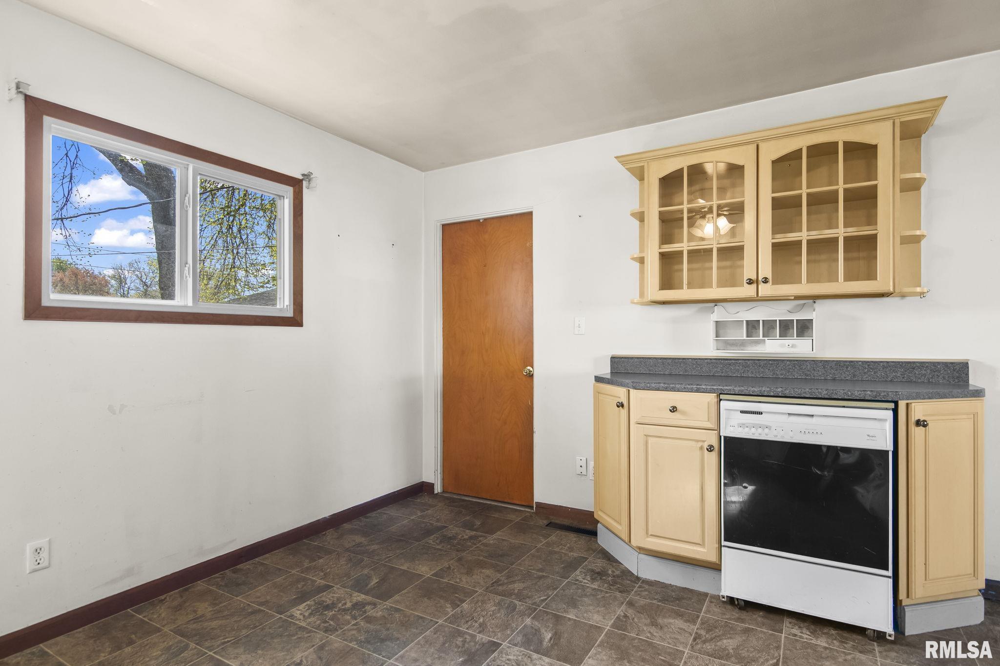 1807 Lee Street Springfield, IL 62703 - Photo 10 of 27