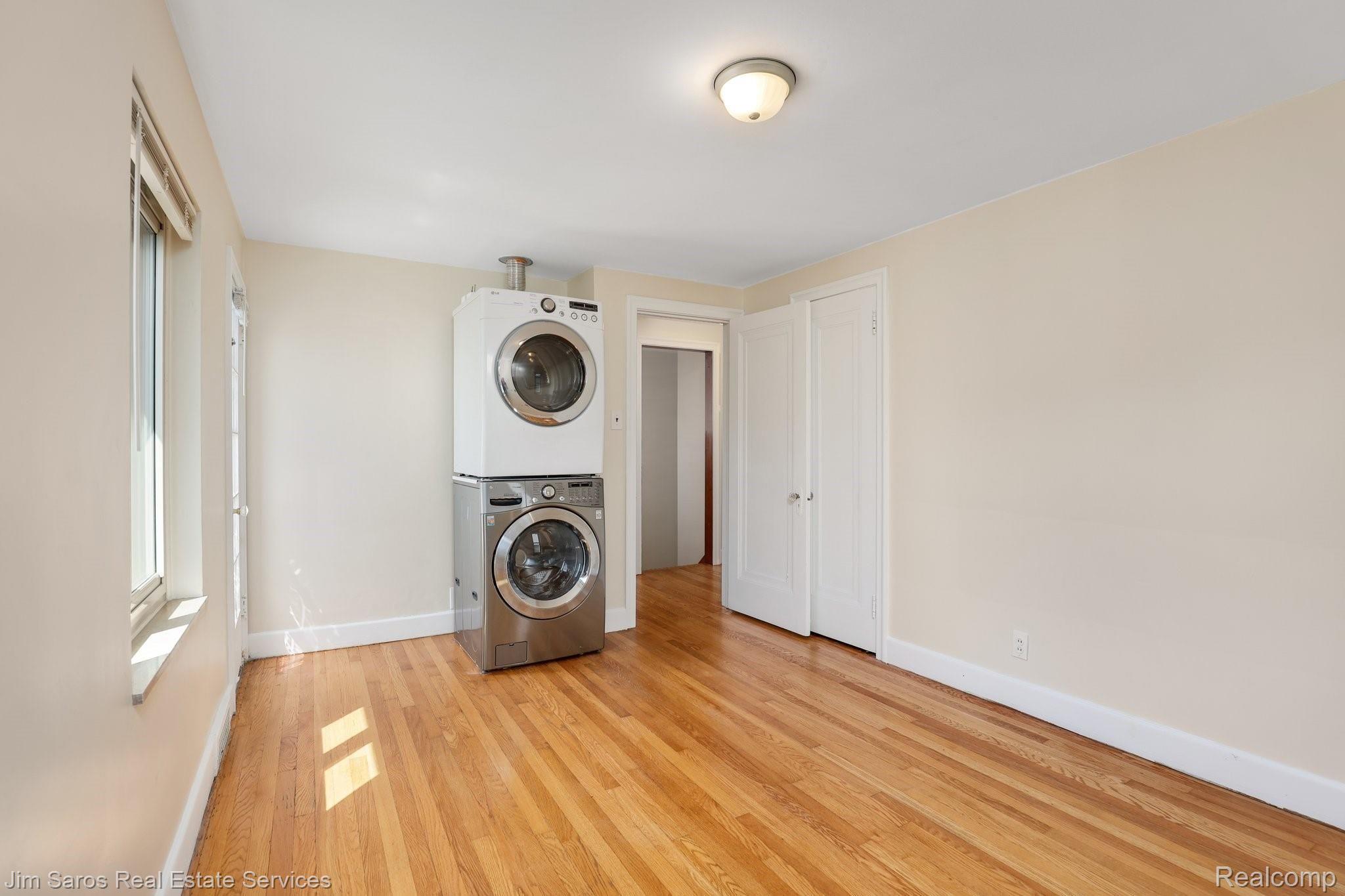 4485 Yorkshire Road Detroit, MI 48224 - Photo 15 of 19 22-web-or-mls-4485 Yorkshire Road Detroit018.jpg