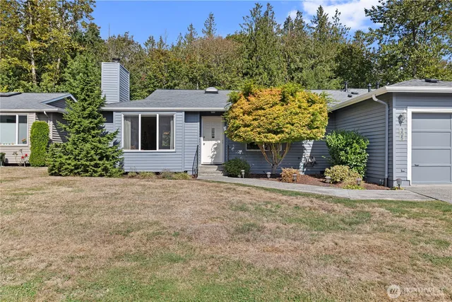 $435,000 | 2631 Club Court, Unit 305, Mount Vernon, WA 98273