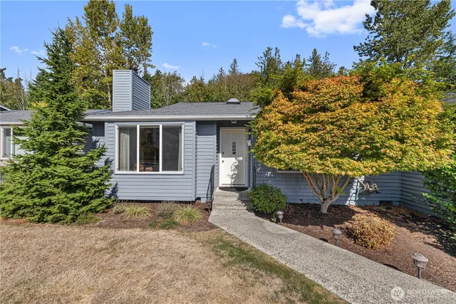 $435,000 | 2631 Club Court, Unit 305, Mount Vernon, WA 98273