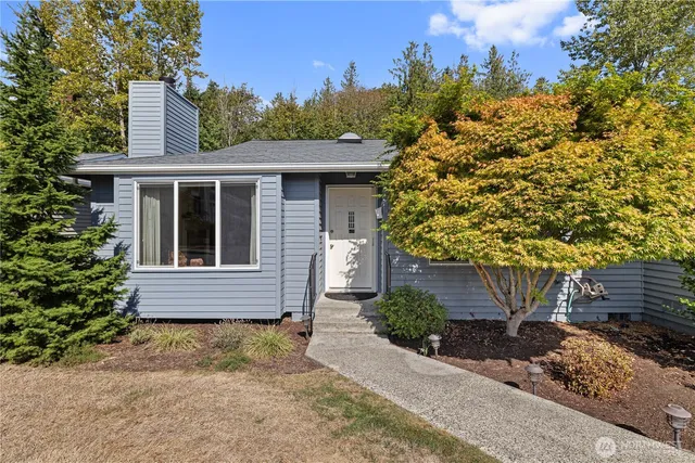 $435,000 | 2631 Club Court, Unit 305, Mount Vernon, WA 98273