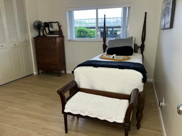 $2,100 | 801 Lake Shore Drive, Unit 117, Lake Park, FL 33403