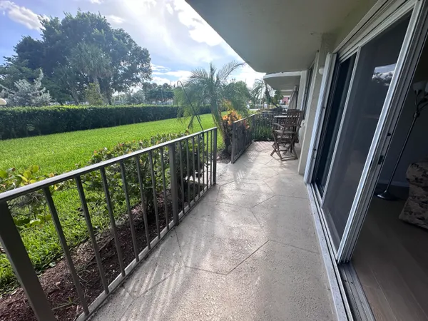 $2,100 | 801 Lake Shore Drive, Unit 117, Lake Park, FL 33403