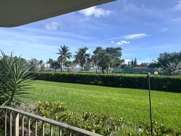 $2,100 | 801 Lake Shore Drive, Unit 117, Lake Park, FL 33403