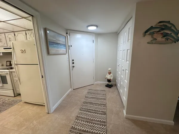 $2,100 | 801 Lake Shore Drive, Unit 117, Lake Park, FL 33403