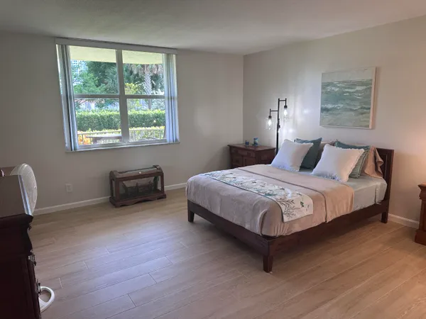 $2,100 | 801 Lake Shore Drive, Unit 117, Lake Park, FL 33403