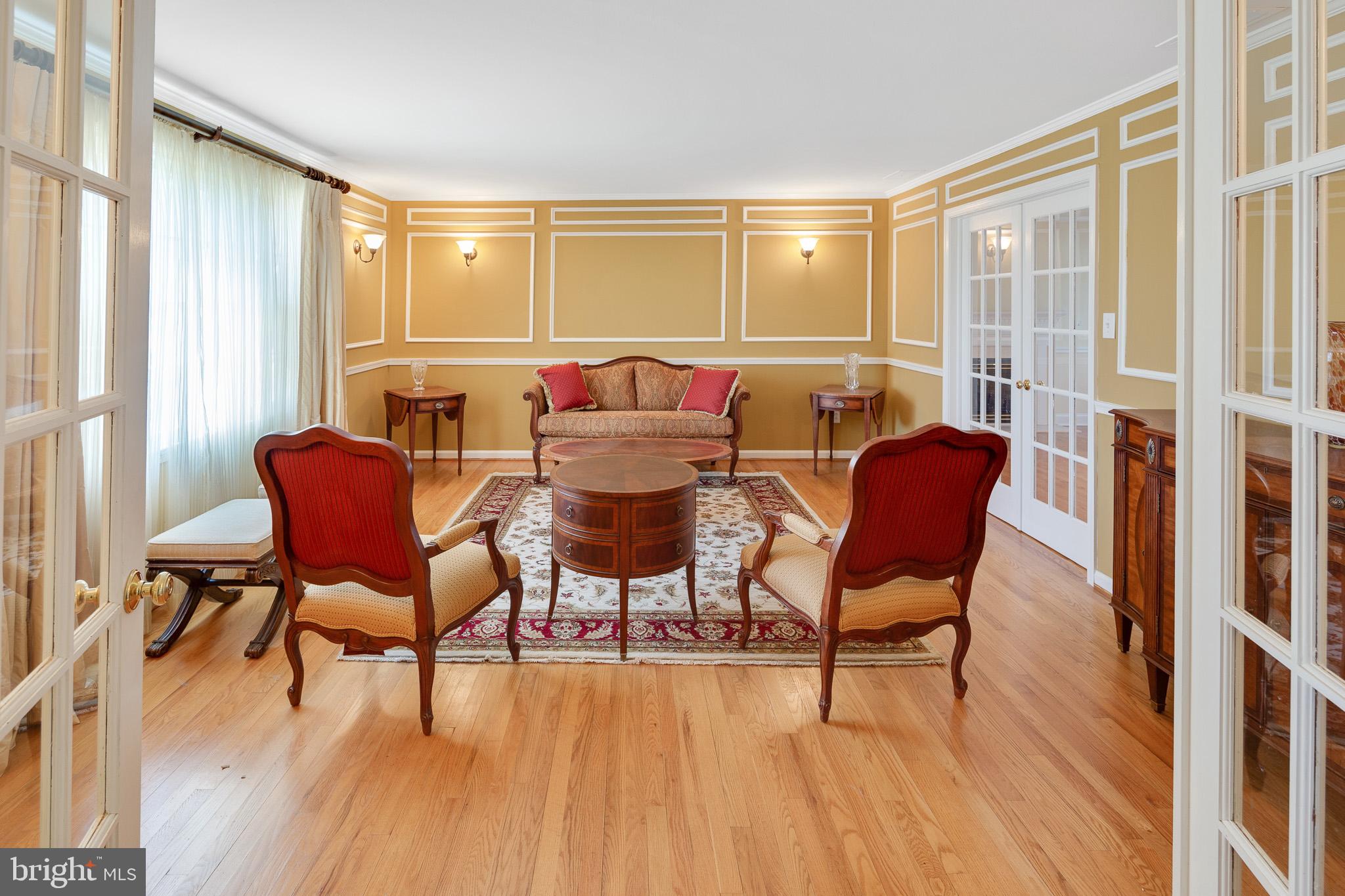 123 Wembley Road Wilmington, DE 19808 - Photo 2 of 18 LR w/Custom Moldings