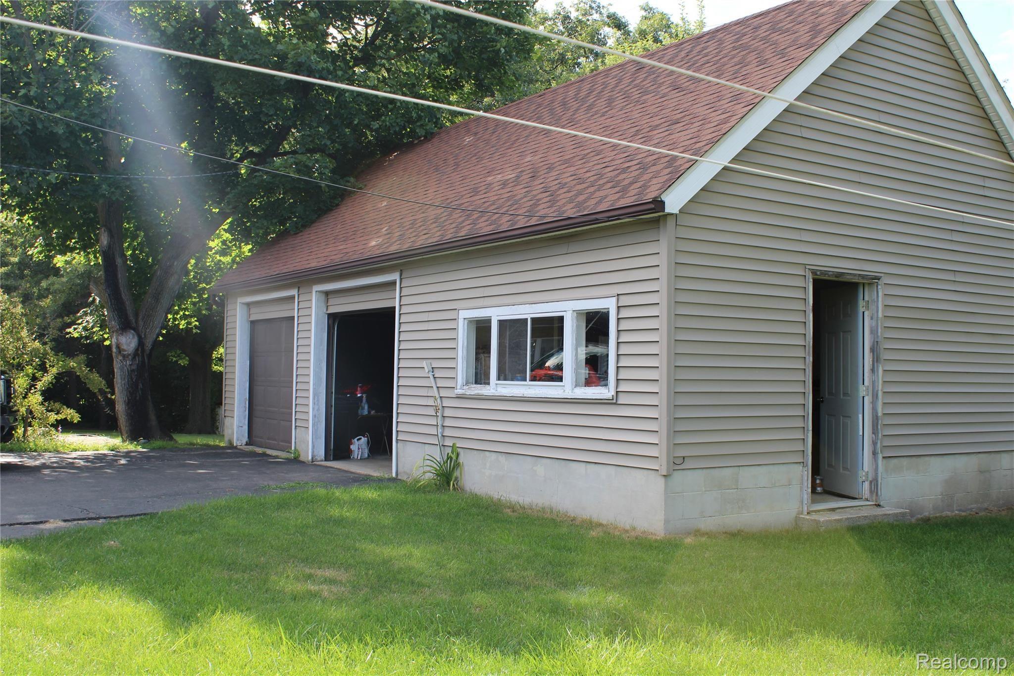 3598 Davison Road Lapeer, MI 48446 - Photo 5 of 32 IMG_1320.JPG