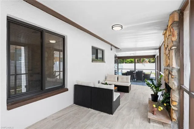 $995,000 | 731 102nd Avenue North, Naples, FL 34108