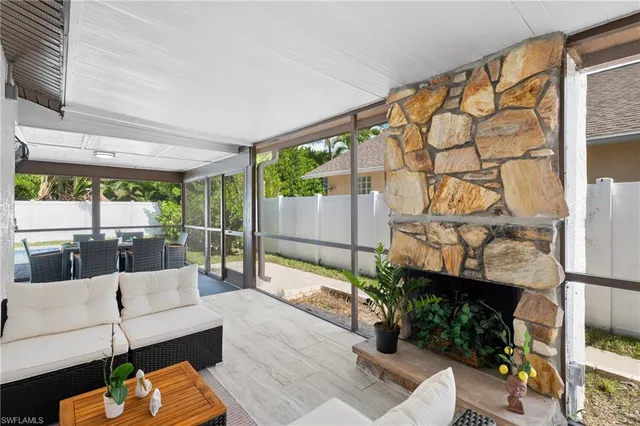 $995,000 | 731 102nd Avenue North, Naples, FL 34108