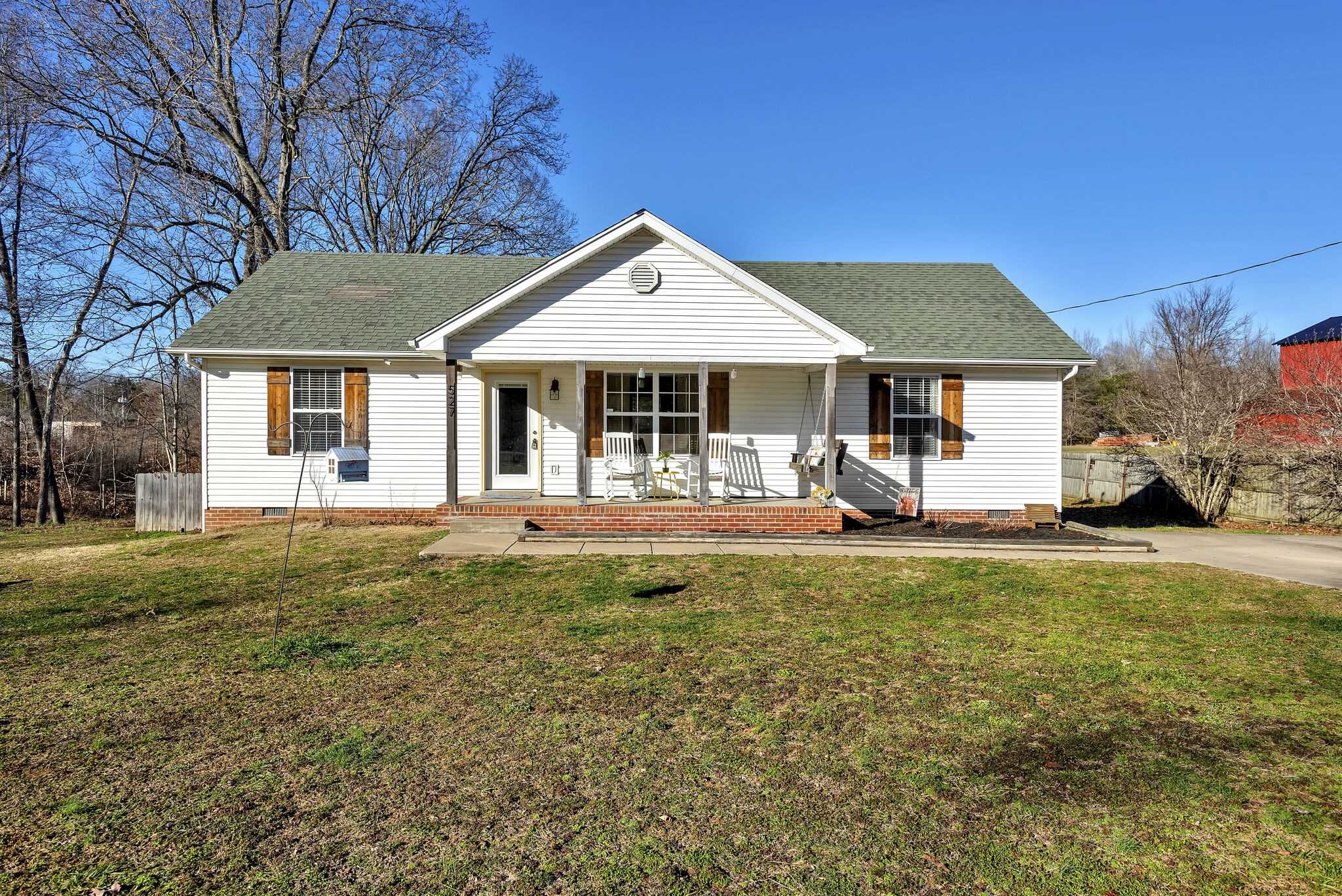 527 Collier Bend Road Charlotte, TN 37036 - Photo 3 of 28 Gallery Image 3
