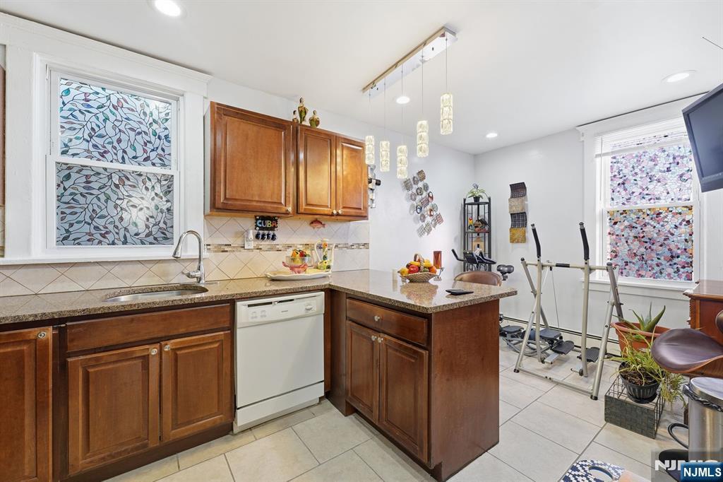 10 Maple Street Garfield, NJ 07026 - Photo 12 of 28