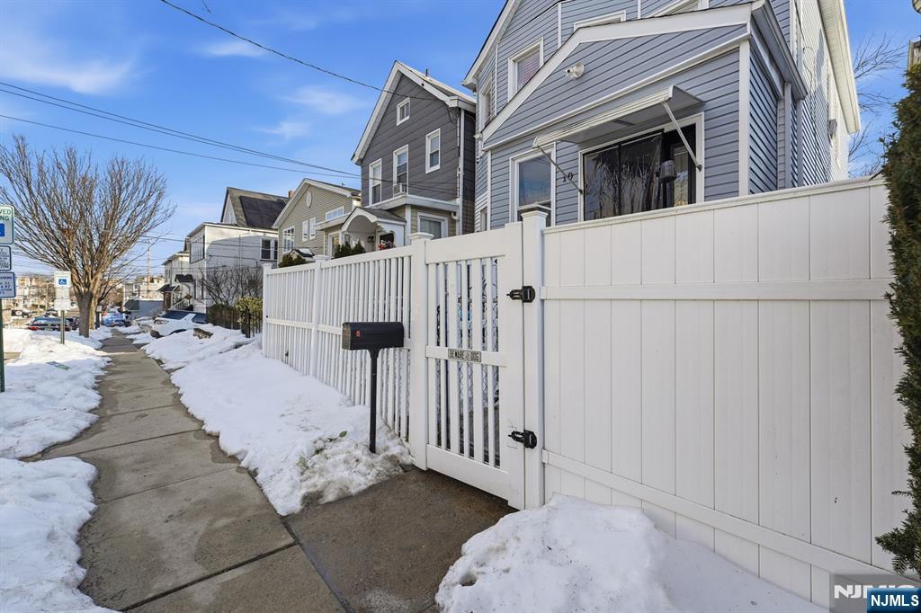 10 Maple Street Garfield, NJ 07026 - Photo 3 of 28