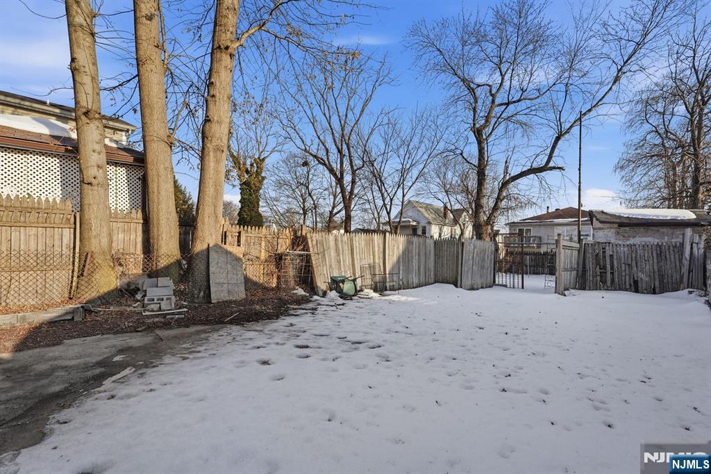 10 Maple Street Garfield, NJ 07026 - Photo 8 of 28