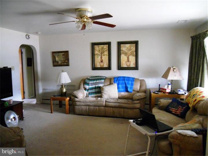 817 Keen Road Pottstown, PA 19465 - Photo 3 of 16 Gallery Image 3