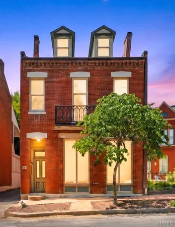$475,000 | 1841 South 9th Street, St. Louis, MO 63104