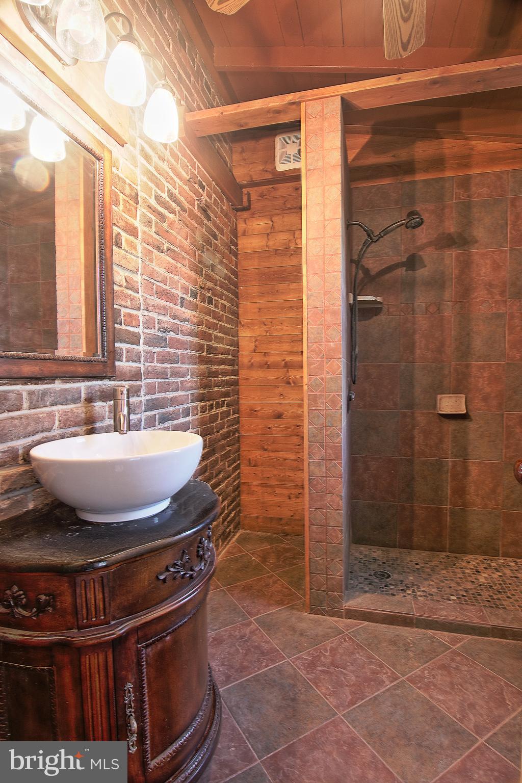1484 Chestnut Grove Road Pottstown, PA 19464 - Photo 15 of 23 First Floor Full Bath