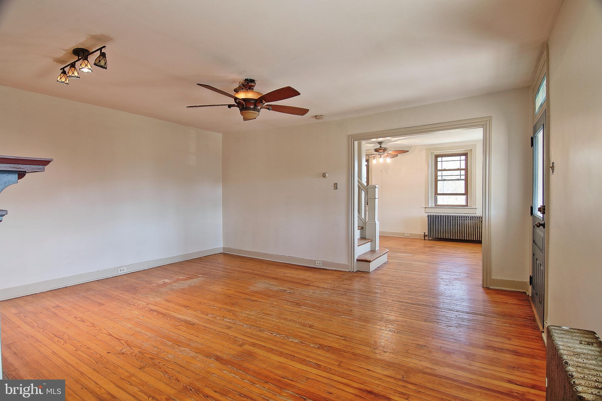 1484 Chestnut Grove Road Pottstown, PA 19464 - Photo 9 of 23 Living Room