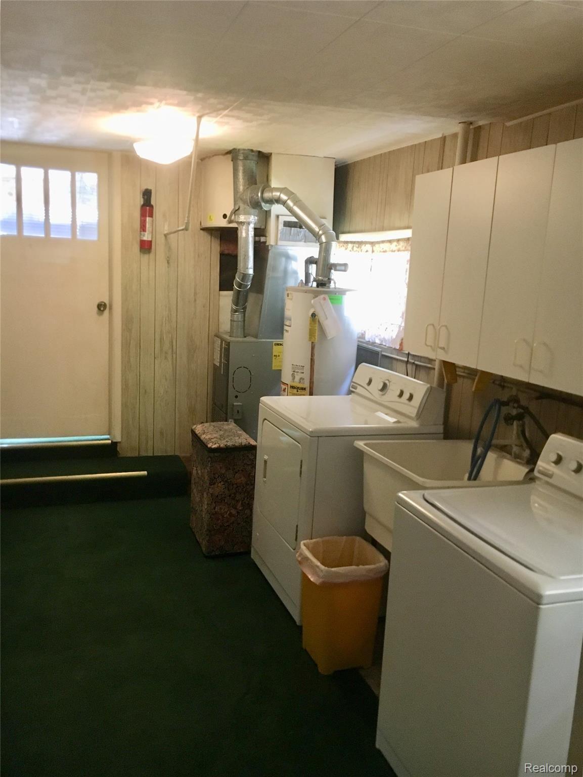 3699 Dearborn Avenue Rochester, MI 48309 - Photo 19 of 25 IMG_7176.jpg