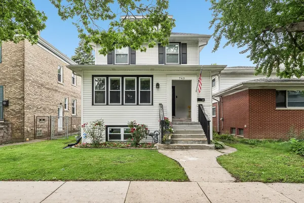 $725,000 | 743 South Lombard Avenue, Oak Park, IL 60304