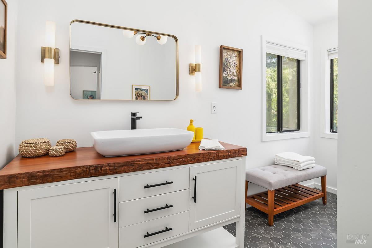 53 Madrone Road Fairfax, CA 94930 - Photo 18 of 25 Tastefully updated full bathroom
