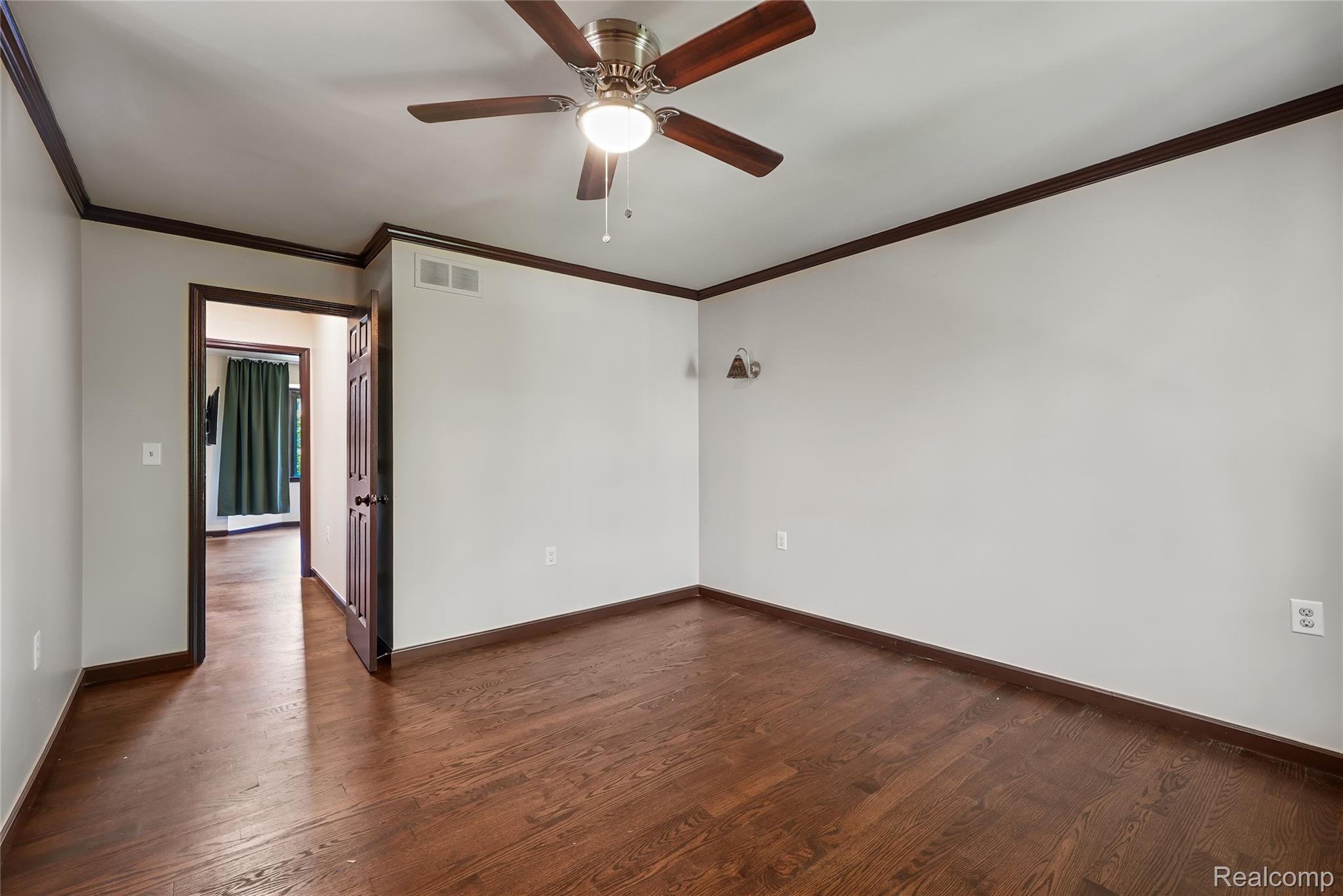 826 Seville Row Detroit, MI 48202 - Photo 28 of 44 DSC07931.jpg