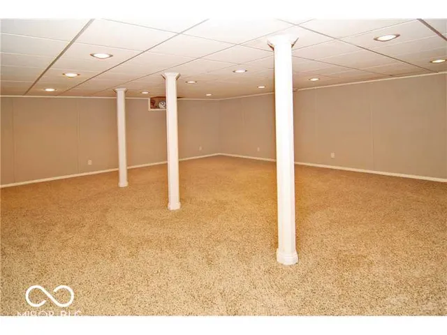 $2,050 | 6235 Valleyview Drive, Fishers, IN 46038