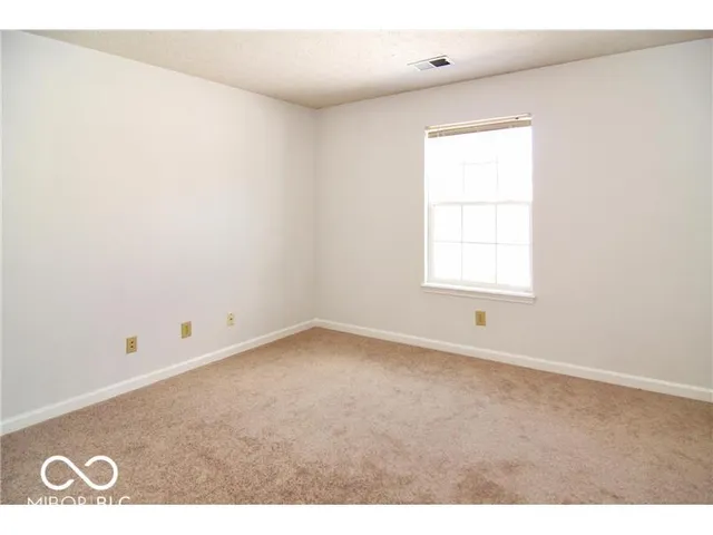 $2,050 | 6235 Valleyview Drive, Fishers, IN 46038