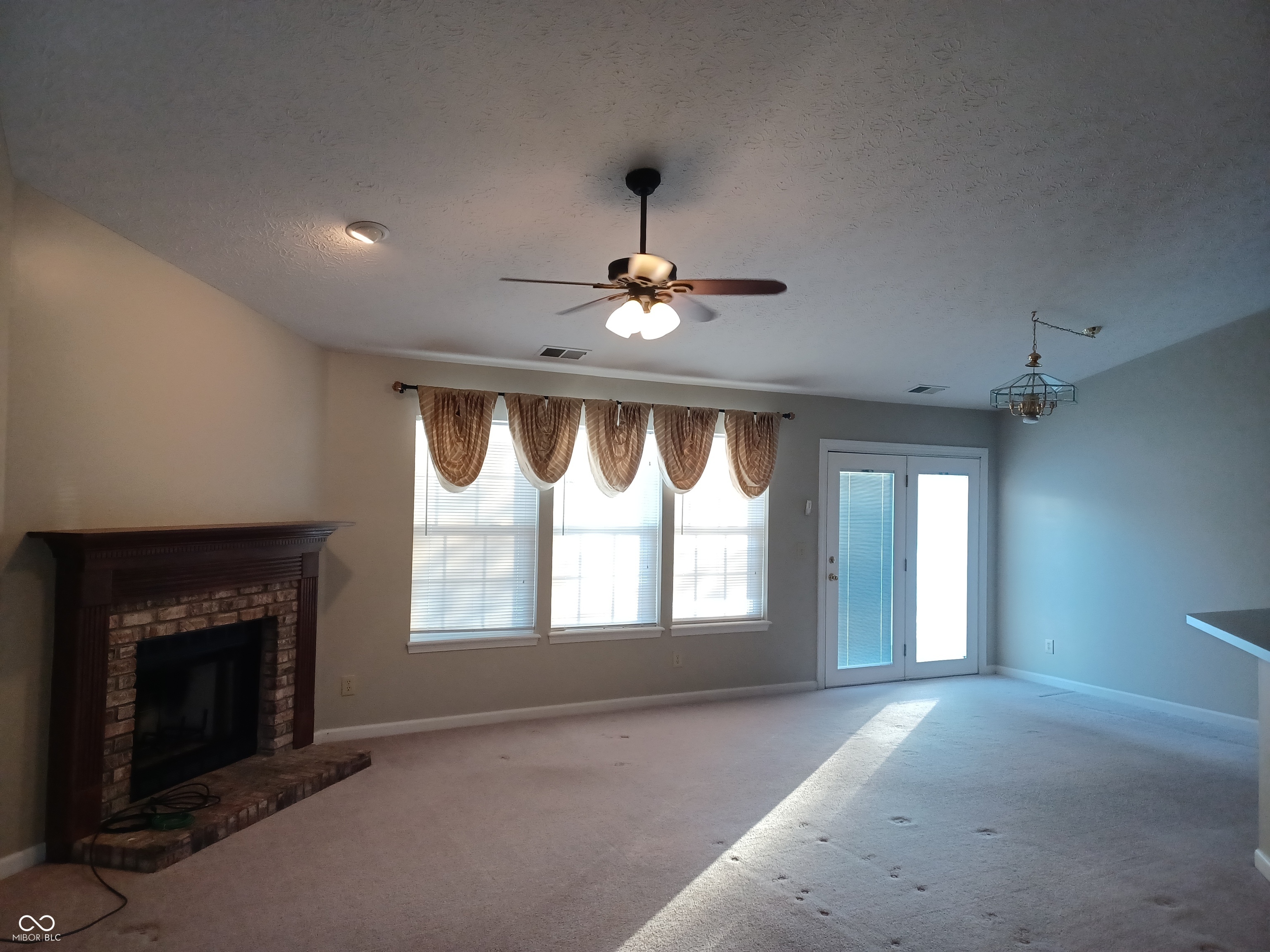 6235 Valleyview Drive Fishers, IN 46038 - Photo 4 of 19