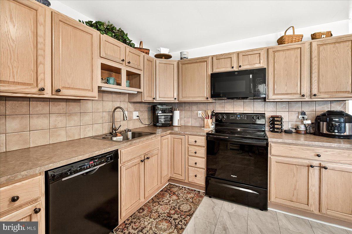 106 Harvard Road Hagerstown, MD 21742 - Photo 15 of 43 Kitchen