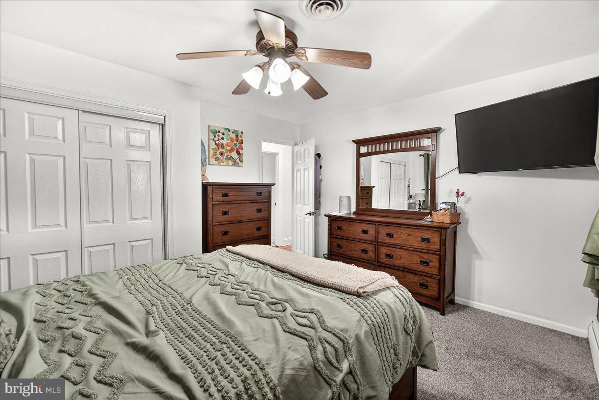 106 Harvard Road Hagerstown, MD 21742 - Photo 18 of 43 Master bedroom