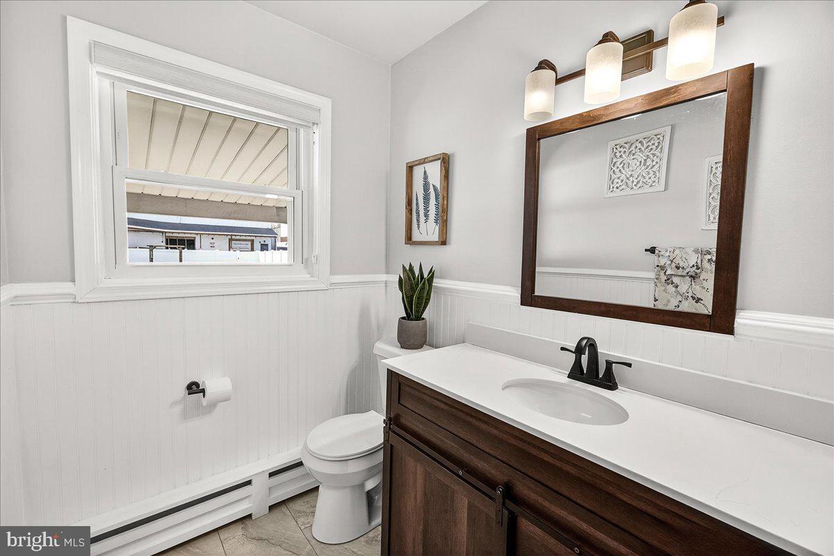 106 Harvard Road Hagerstown, MD 21742 - Photo 21 of 43 Full bathroom 1