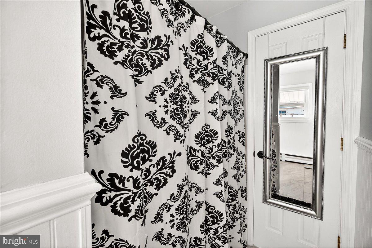 106 Harvard Road Hagerstown, MD 21742 - Photo 22 of 43 Full bathroom 1