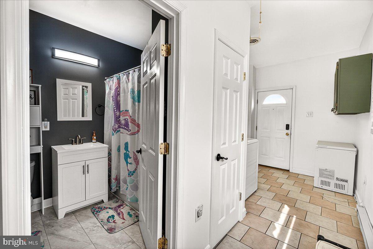 106 Harvard Road Hagerstown, MD 21742 - Photo 25 of 43 Full bathroom 2