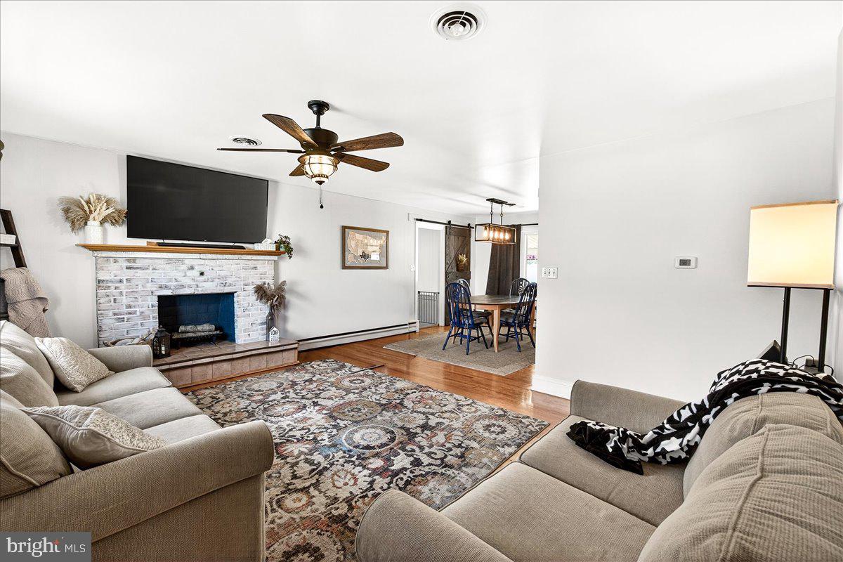 106 Harvard Road Hagerstown, MD 21742 - Photo 9 of 43 Family room