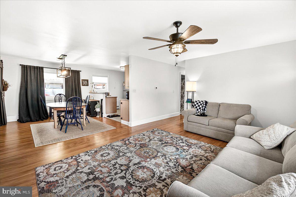 106 Harvard Road Hagerstown, MD 21742 - Photo 10 of 43 Family room