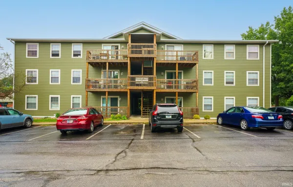$209,900 | 3200 John Hinkle Place, Unit C, Bloomington, IN 47408