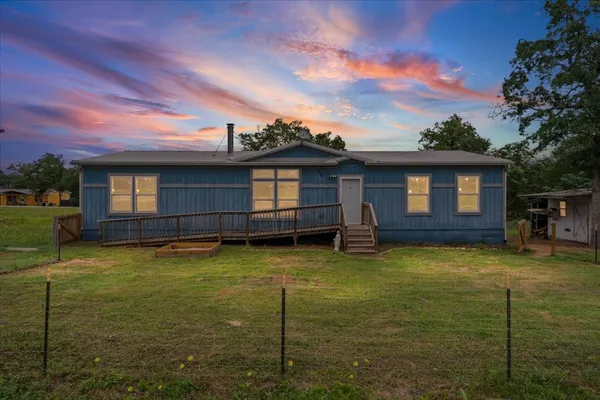 $265,000 | 126 Cherokee Circle, Smithville, TX 78957
