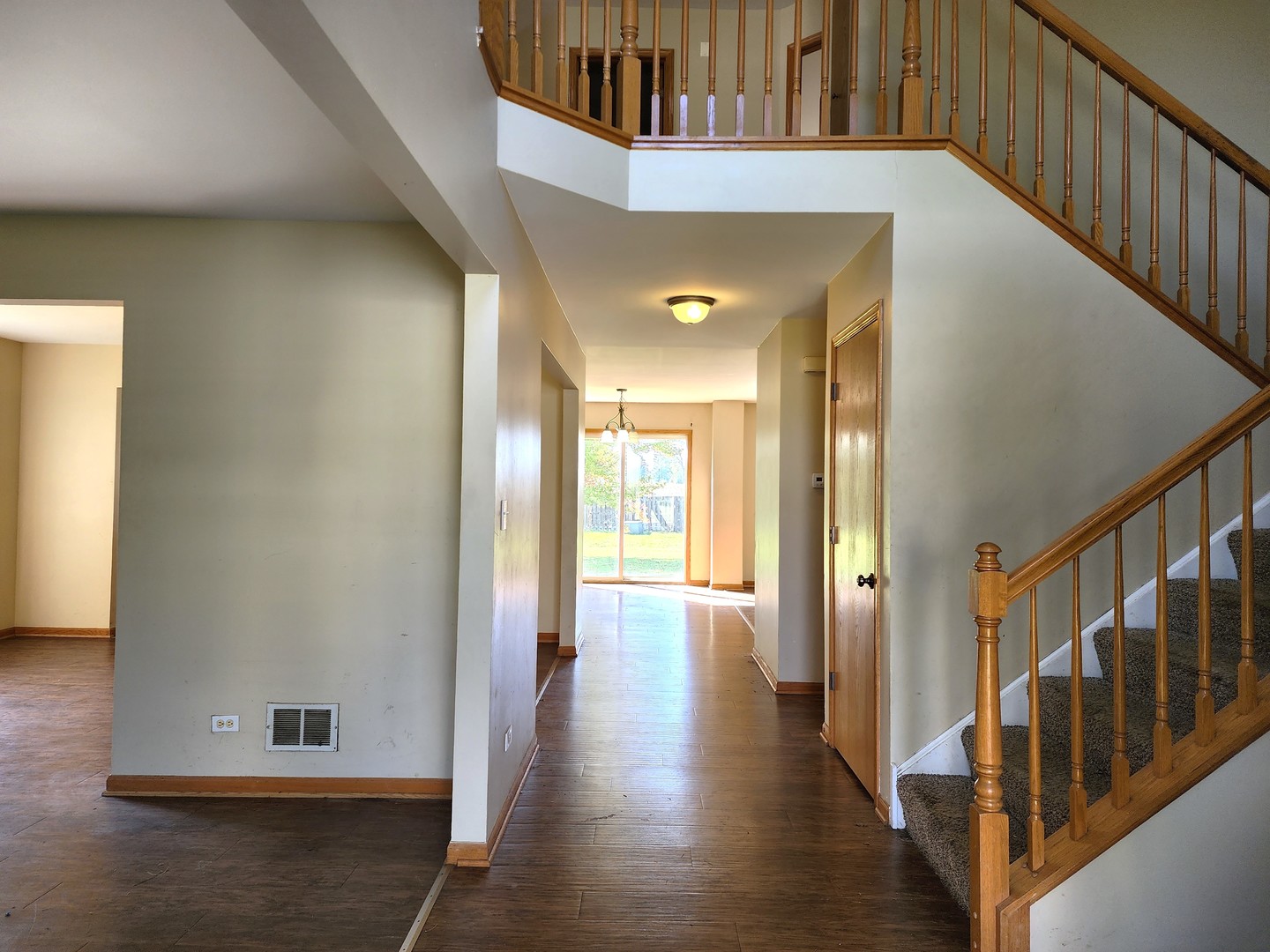 923 Christopher Street Plano, IL 60545 - Photo 2 of 17