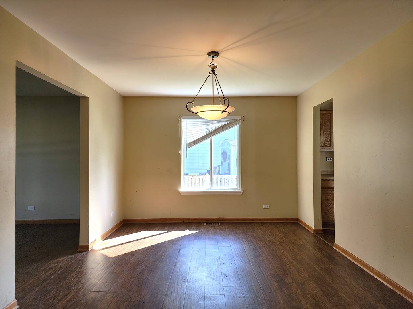923 Christopher Street Plano, IL 60545 - Photo 5 of 17