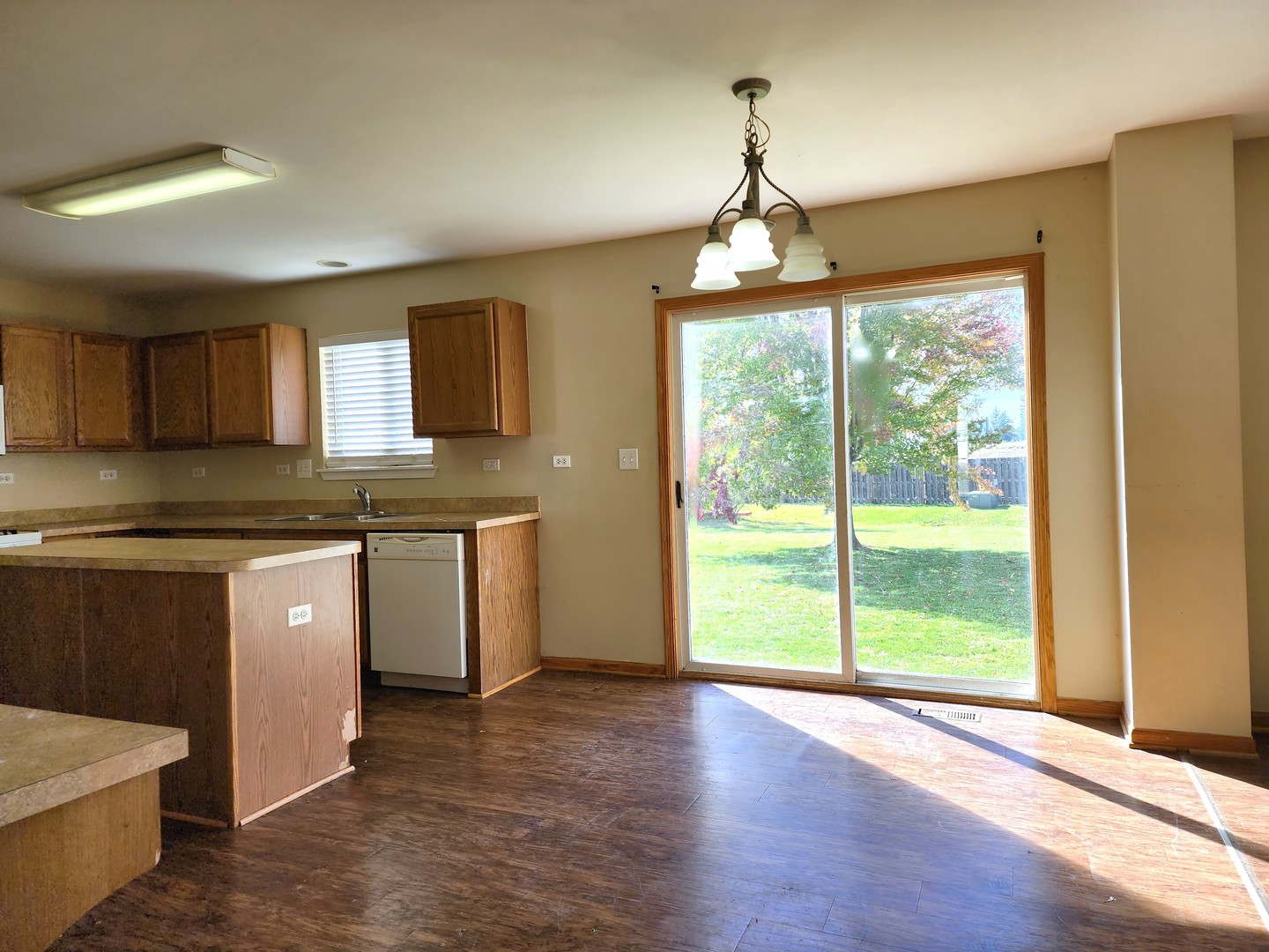 923 Christopher Street Plano, IL 60545 - Photo 6 of 17