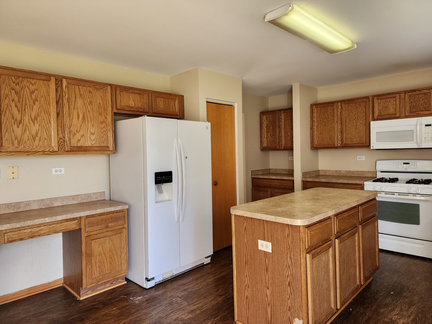 923 Christopher Street Plano, IL 60545 - Photo 8 of 17
