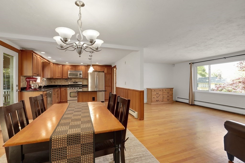15 Robin Road Reading, MA 01867 - Photo 16 of 42 Gallery Image 16
