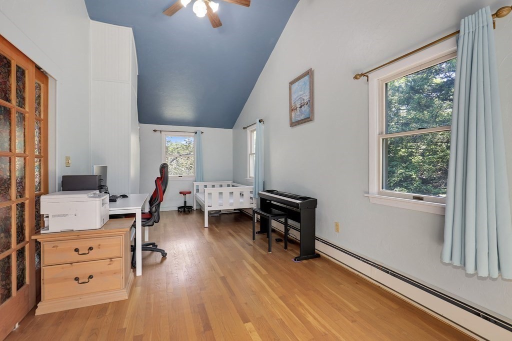 15 Robin Road Reading, MA 01867 - Photo 17 of 42 Gallery Image 17