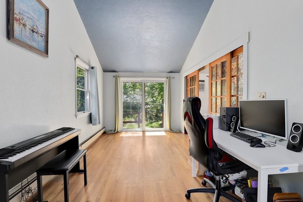 15 Robin Road Reading, MA 01867 - Photo 20 of 42 Gallery Image 20