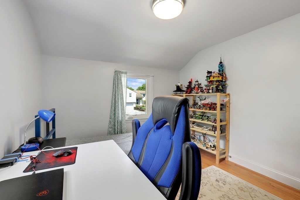 15 Robin Road Reading, MA 01867 - Photo 27 of 42 Gallery Image 27