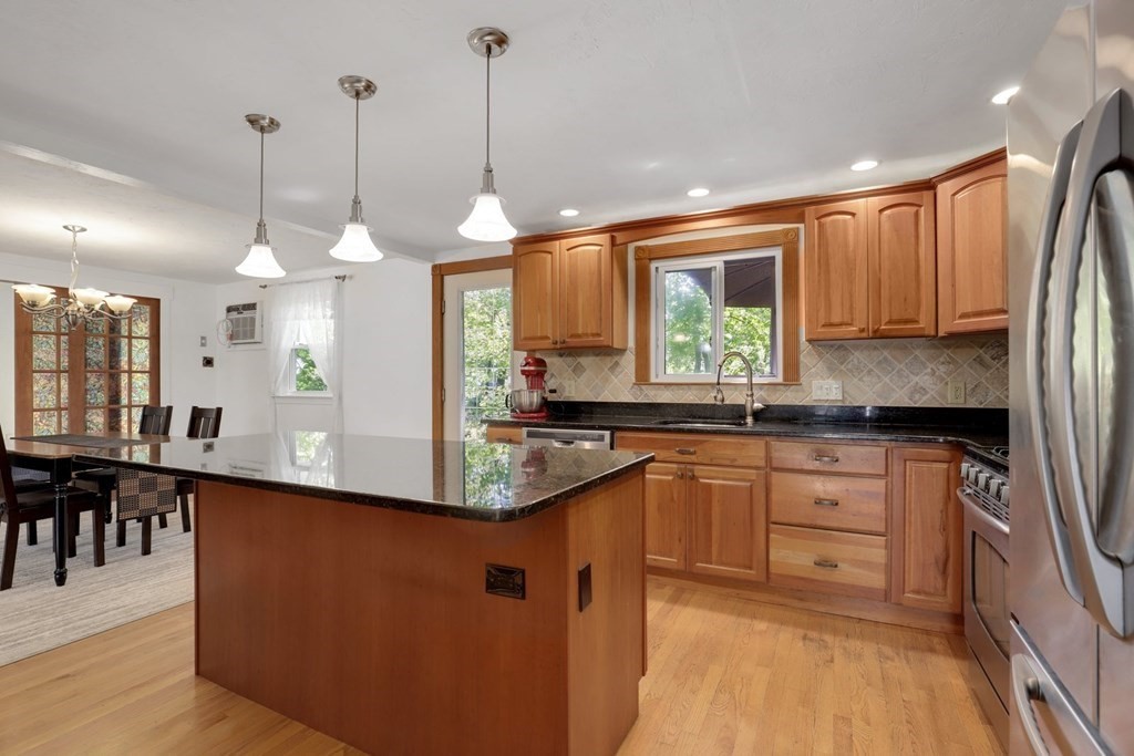 15 Robin Road Reading, MA 01867 - Photo 10 of 42 Gallery Image 10