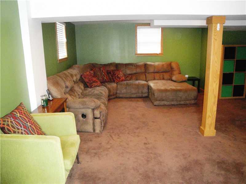 729 Lindsay Road Carnegie, PA 15106 - Photo 15 of 19 Family Room.